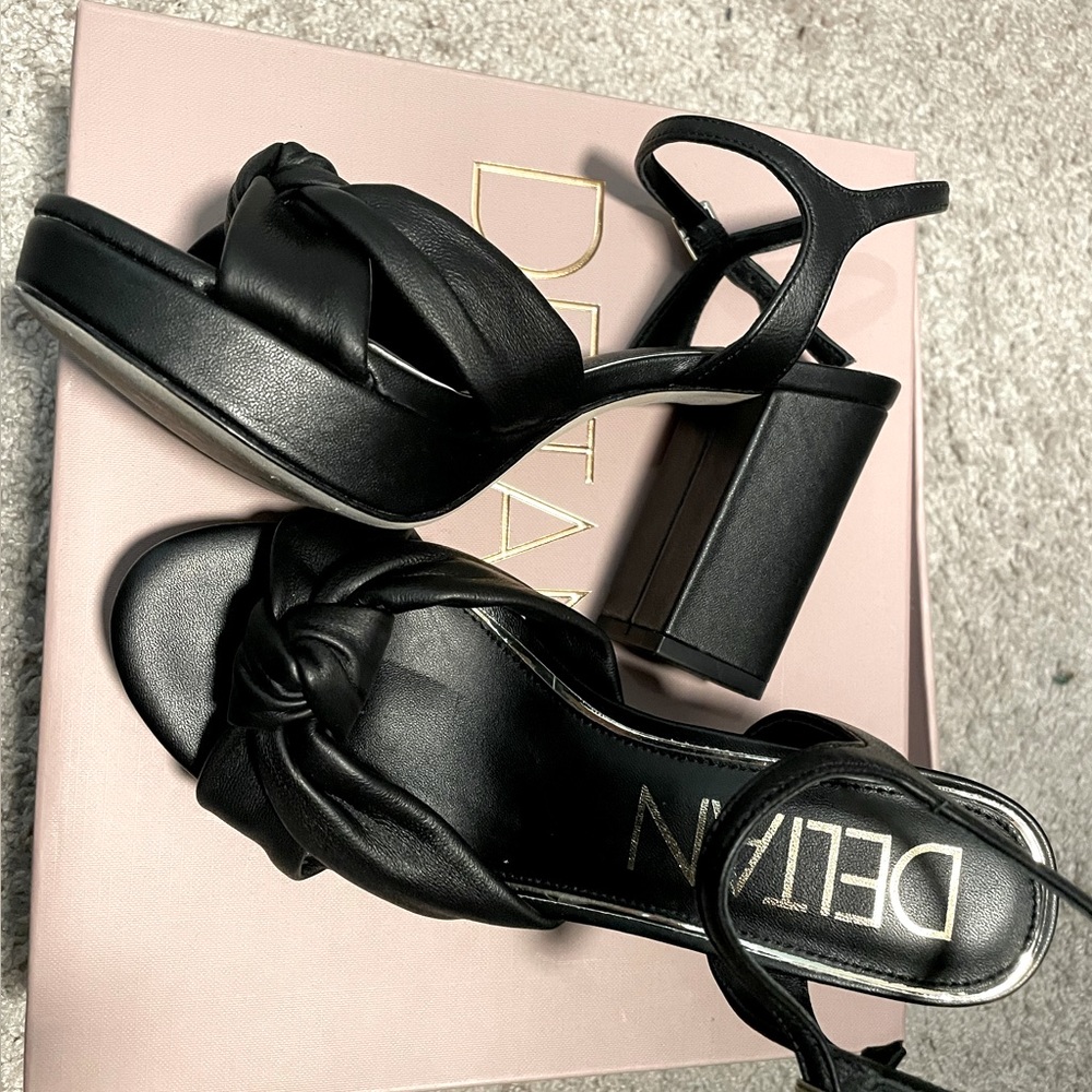 Deltan Black Heels Size 6
